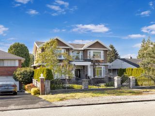 Photo 3: 7865 ELWELL Street in Burnaby: Burnaby Lake House for sale (Burnaby South)  : MLS®# R2878409