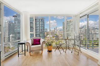 Photo 1: 2208 1033 MARINASIDE Crescent in Vancouver: Yaletown Condo for sale (Vancouver West)  : MLS®# R2878897