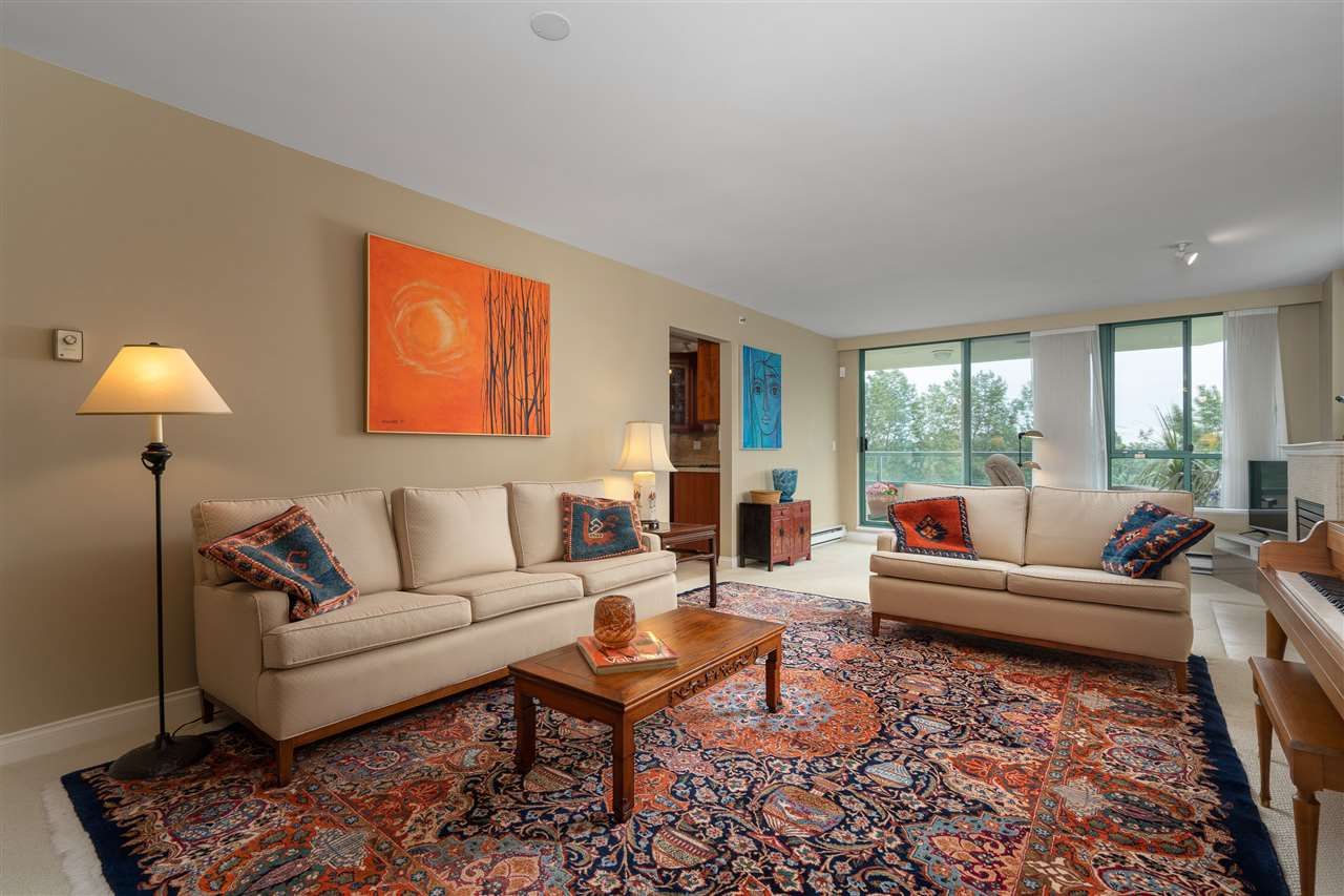 Main Photo: 10A 338 TAYLOR WAY in West Vancouver: Park Royal Condo for sale : MLS®# R2463301