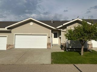 Photo 1: 51 Carpenter Street: Red Deer Row/Townhouse for sale : MLS®# A2111668
