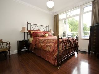 Photo 4: 407 2628 YEW Street in Vancouver West: Home for sale : MLS®# V1009996