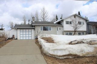 Photo 1: 3 PINE Crescent in Mackenzie: Mackenzie -Town House for sale : MLS®# R2768407