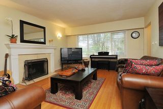 Photo 2: 65 E 40TH Avenue in Vancouver: Main House for sale in "Main Street" (Vancouver East)  : MLS®# R2050054