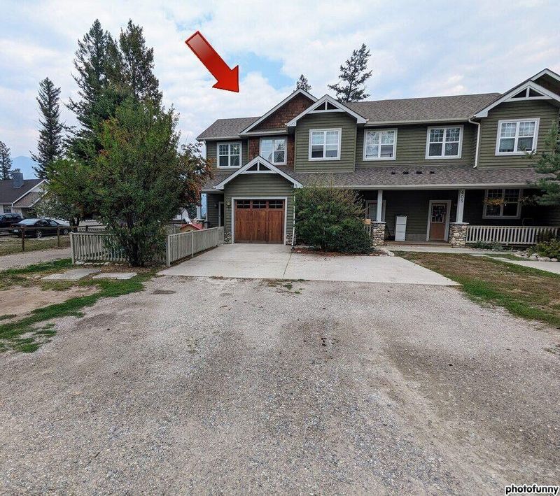FEATURED LISTING: 1 - 405 12TH AVENUE Invermere
