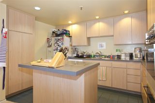 Photo 3: PACIFIC BEACH Condo for sale : 2 bedrooms : 4016 Gresham #A2 in San Diego
