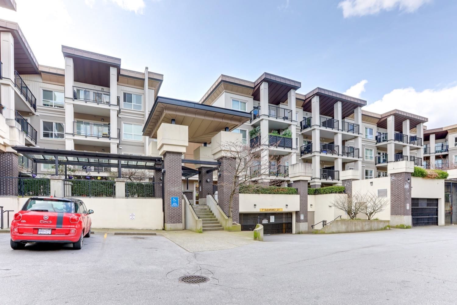 Main Photo: 119 9655 KING GEORGE Boulevard in Surrey: Whalley Condo for sale in "Gruv" (North Surrey)  : MLS®# R2783889