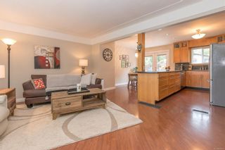 Photo 7: 1327 Dunsterville Ave in Saanich: SW Strawberry Vale House for sale (Saanich West)  : MLS®# 908318