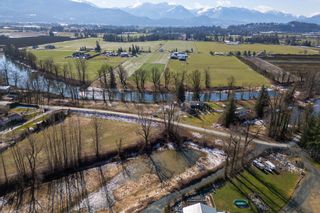 Photo 2: 47952 JESS Road in Chilliwack: Fairfield Island House for sale : MLS®# R2855018