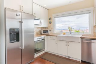 Photo 11: 3690 Doncaster Dr in Saanich: SE Cedar Hill House for sale (Saanich East)  : MLS®# 903150