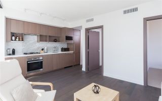 Photo 4: 1756 38 SMITHE Street in Vancouver: Downtown VW Condo for sale in "ONE PACIFIC" (Vancouver West)  : MLS®# R2106045
