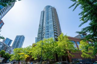 Photo 2: 602 63 KEEFER Place in Vancouver: Downtown VW Condo for sale in "EUROPA" (Vancouver West)  : MLS®# R2853557