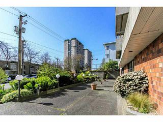 Photo 2: 304 47 AGNES Street in New Westminster: Downtown NW Condo for sale in "FRASER HOUSE" : MLS®# V1115941