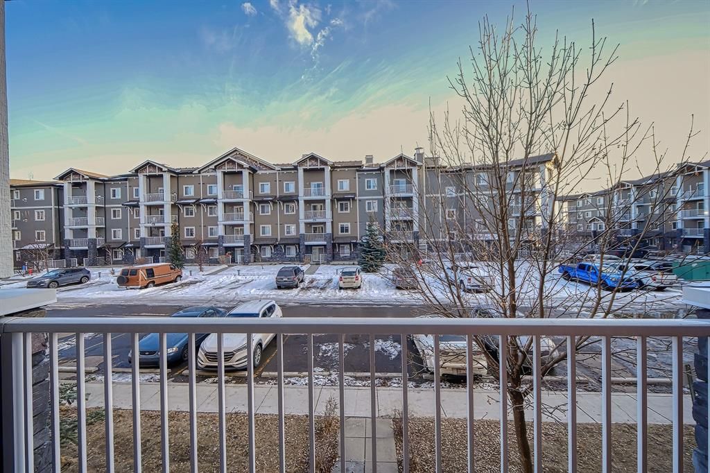 Main Photo: 2216 115 Prestwick Villas SE in Calgary: McKenzie Towne Apartment for sale : MLS®# A2035160