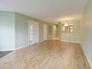 Photo 5: 102 2311 Mills Rd in Sidney: Si Sidney North-East Condo for sale : MLS®# 899741