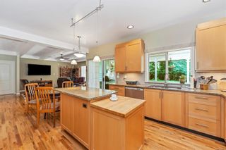 Photo 11: 591 Aboyne Ave in North Saanich: NS Ardmore House for sale : MLS®# 959344