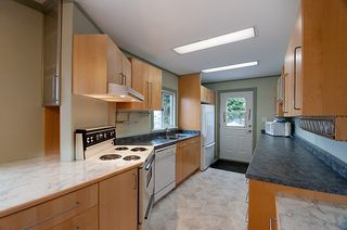 Photo 10: 214 LeBleu Street in Coquitlam: Home for sale : MLS®# V875007