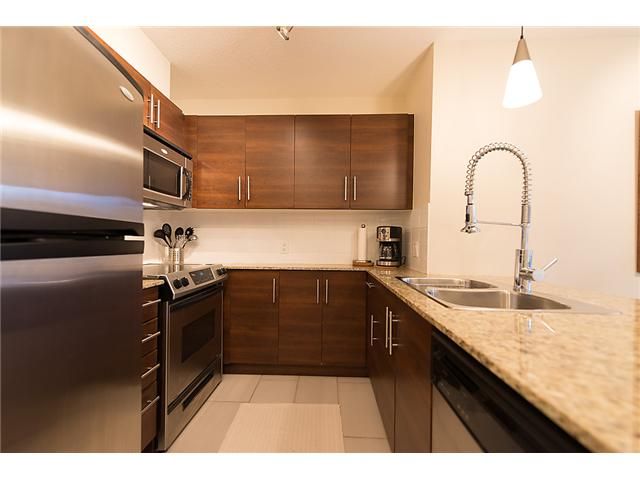 Main Photo: 401 814 ROYAL Avenue in New Westminster: Downtown NW Condo for sale in "NEWS NORTH" : MLS®# V1036016