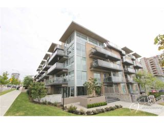 Photo 1: # PH2 1288 CHESTERFIELD AV in North Vancouver: Central Lonsdale Condo for sale : MLS®# V990809