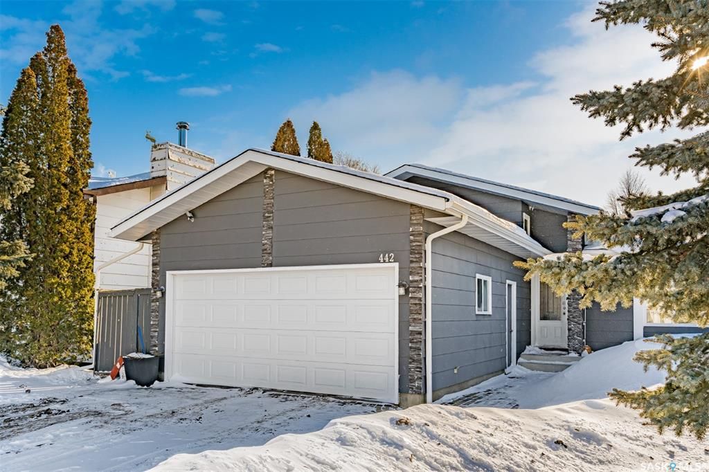 Main Photo: 442 Nemeiben Road in Saskatoon: Lakeridge SA Residential for sale : MLS®# SK883754