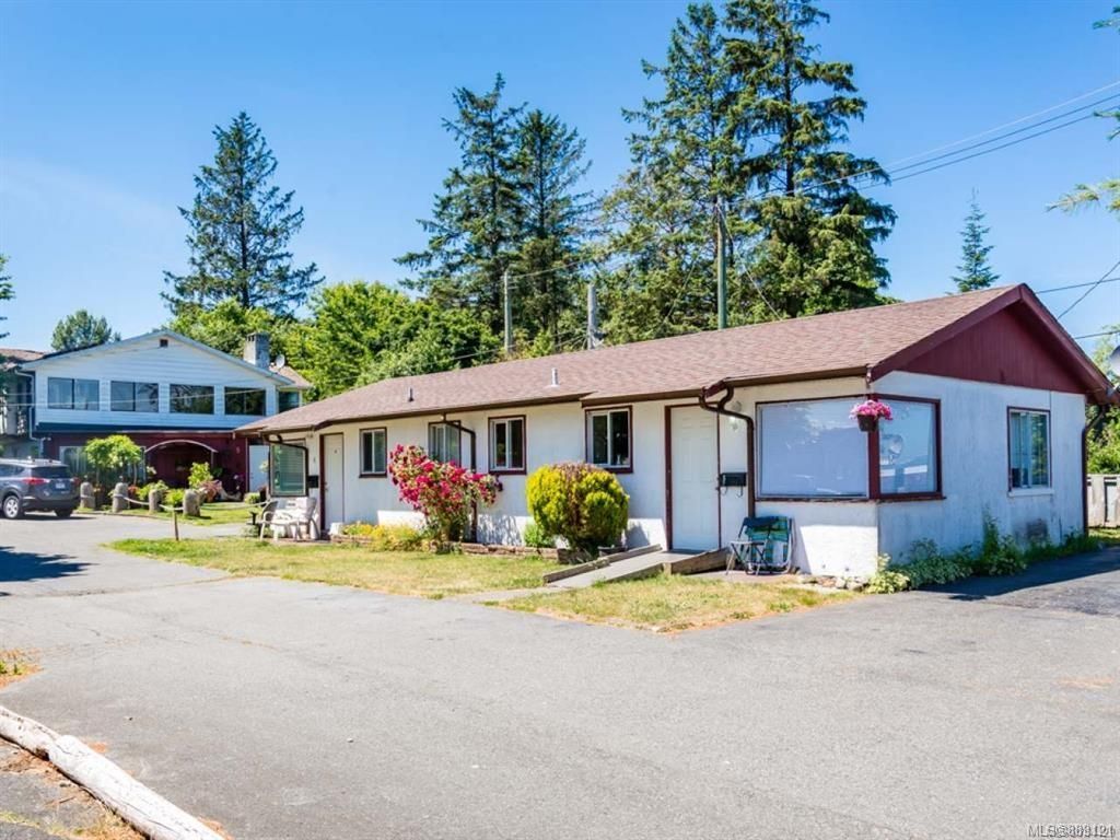 Main Photo: 1970 S Island Hwy in Campbell River: CR Willow Point House for sale : MLS®# 889121