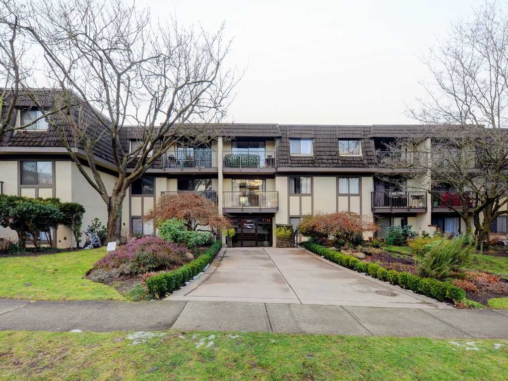 Main Photo: 110 307 W 2ND Street in North Vancouver: Lower Lonsdale Condo for sale in "Shorecrest" : MLS®# R2130490