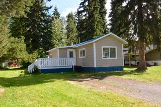 Photo 1: 67 4430 16 Highway in Smithers: Smithers - Town Manufactured Home for sale in "Hudson Bay Mobile Home Park" (Smithers And Area)  : MLS®# R2717436