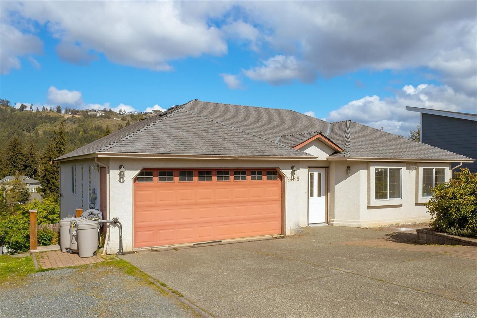 Main Photo: 2458 Prospector Way in Langford: La Florence Lake House for sale : MLS®# 907058
