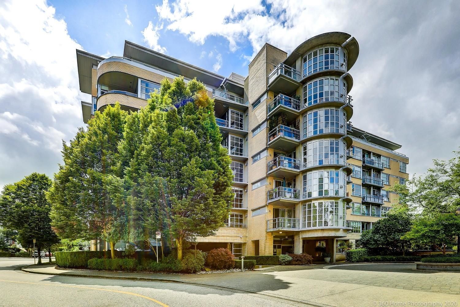Main Photo: 508 2655 CRANBERRY Drive in Vancouver: Kitsilano Condo for sale (Vancouver West)  : MLS®# R2781202