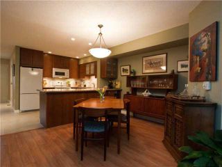 Photo 4: 3944 INDIAN RIVER Drive in North Vancouver: Indian River Townhouse for sale in "HIGHGATE TERRACE" : MLS®# V875032