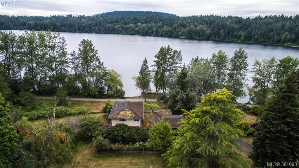 Main Photo: 535 brookleigh Rd in VICTORIA: SW Elk Lake House for sale (Saanich West)  : MLS®# 765710