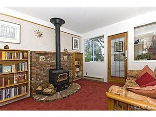 Photo 3: 2226 Oregon Ave in VICTORIA: Vi Fernwood House for sale (Victoria)  : MLS®# 502437