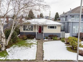 Photo 1: 3175 W 18TH Avenue in Vancouver: Arbutus House for sale in "ARBUTUS" (Vancouver West)  : MLS®# R2756516