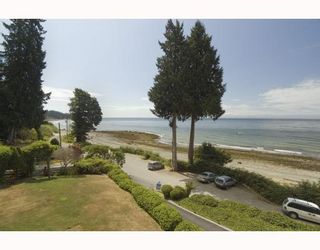 Photo 2: 1980 OCEAN BEACH ESPLANADE BB in Gibsons: Gibsons &amp; Area House for sale (Sunshine Coast)  : MLS®# V753918