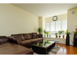 Photo 3: 6711 PRENTER Street in Burnaby: Highgate Townhouse for sale in "ROCK HILL" (Burnaby South)  : MLS®# R2010743