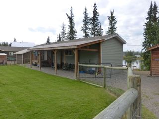 Photo 3: 2771 SHORE Court in 70 Mile House: Green Lk/Watch Lk Manufactured Home for sale (100 Mile House)  : MLS®# R2880630
