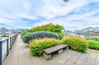 Photo 3: 703 123 W 1ST Avenue in Vancouver: False Creek Condo for sale in "Compass" (Vancouver West)  : MLS®# R2404404