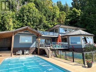 Photo 2: 3311 ATREVIDA ROAD in Powell River: House for sale : MLS®# 17347