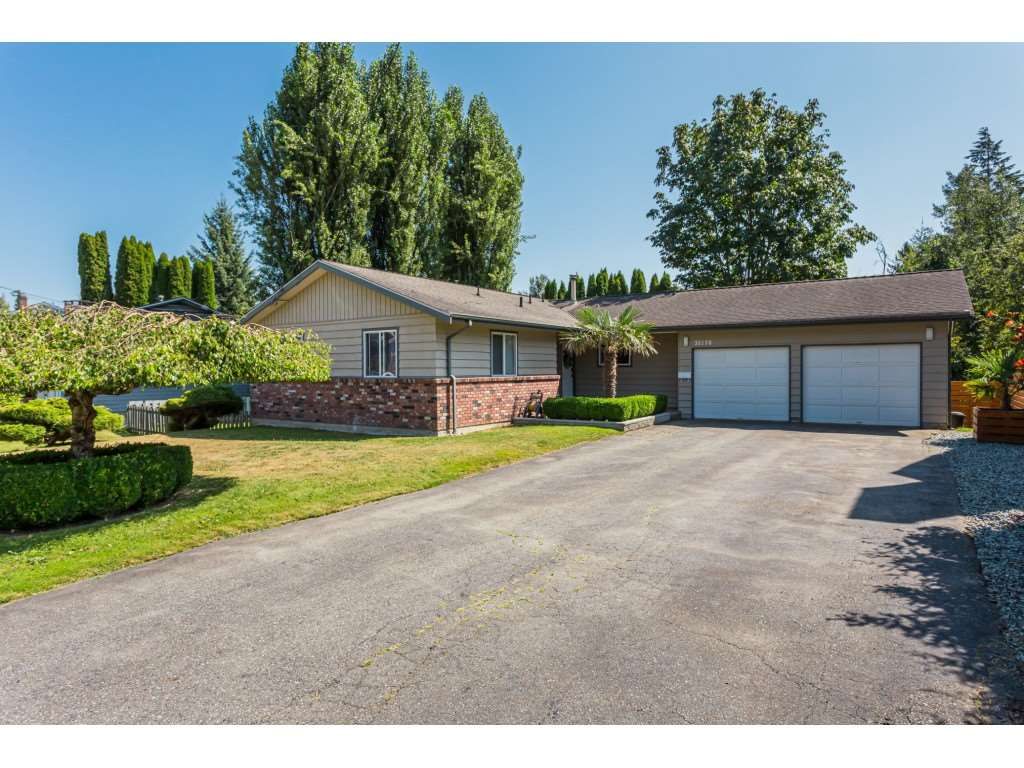 Main Photo: 31570 MONTE VISTA Crescent in Abbotsford: Abbotsford West House for sale : MLS®# R2394949