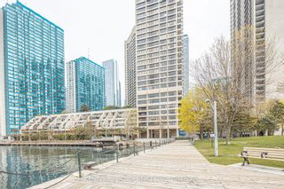 Photo 33: 1401 65 Harbour Square in Toronto: Waterfront Communities C1 Condo for sale (Toronto C01)  : MLS®# C8105472