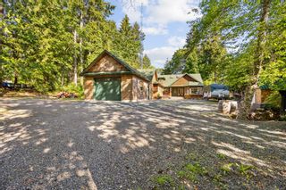 Photo 1: 8979 Oakes Rd in Black Creek: CV Merville Black Creek House for sale (Comox Valley)  : MLS®# 903801