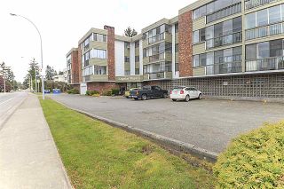 Photo 1: 203 32040 PEARDONVILLE Road in Abbotsford: Abbotsford West Condo for sale in "Dogwood Manor" : MLS®# R2166027