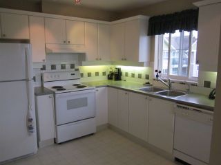 Photo 2: 313 6336 197 Street in Langley: Willoughby Heights Condo for sale in "The Rockport" : MLS®# R2166525