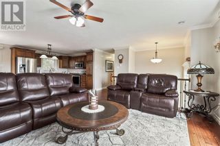Photo 4: 21 Chad CRES in Salisbury: House for sale : MLS®# M159059