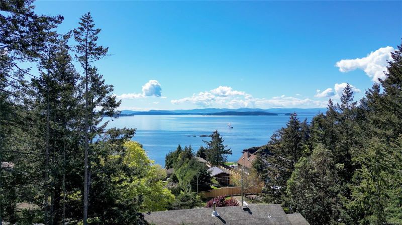 FEATURED LISTING: 3731 Privateers Rd Pender Island