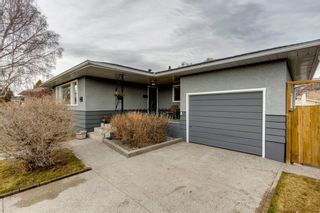 Photo 3: 61 Grafton Drive SW in Calgary: Glamorgan Detached for sale : MLS®# A1216961