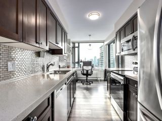 Photo 7: 1903 888 HAMILTON Street in Vancouver: Downtown VW Condo for sale in "Rosedale Garden" (Vancouver West)  : MLS®# R2859024