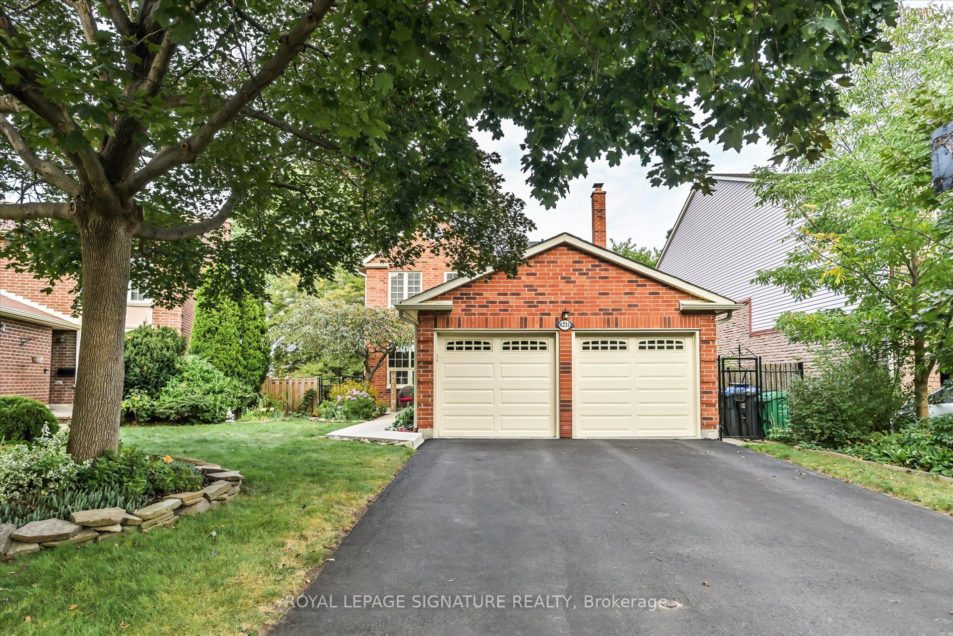 Main Photo: 4231 Trapper Crescent in Mississauga: Erin Mills House (2-Storey) for sale : MLS®# W7037982