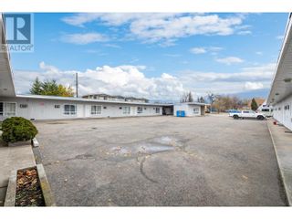 Photo 6: 3500 32 Street in Vernon: Hospitality for sale : MLS®# 10288636