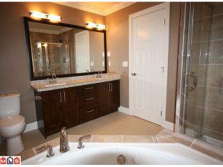 Photo 7: 17885 71ST Avenue in Surrey: Cloverdale BC House for sale (Cloverdale)  : MLS®# F1104831