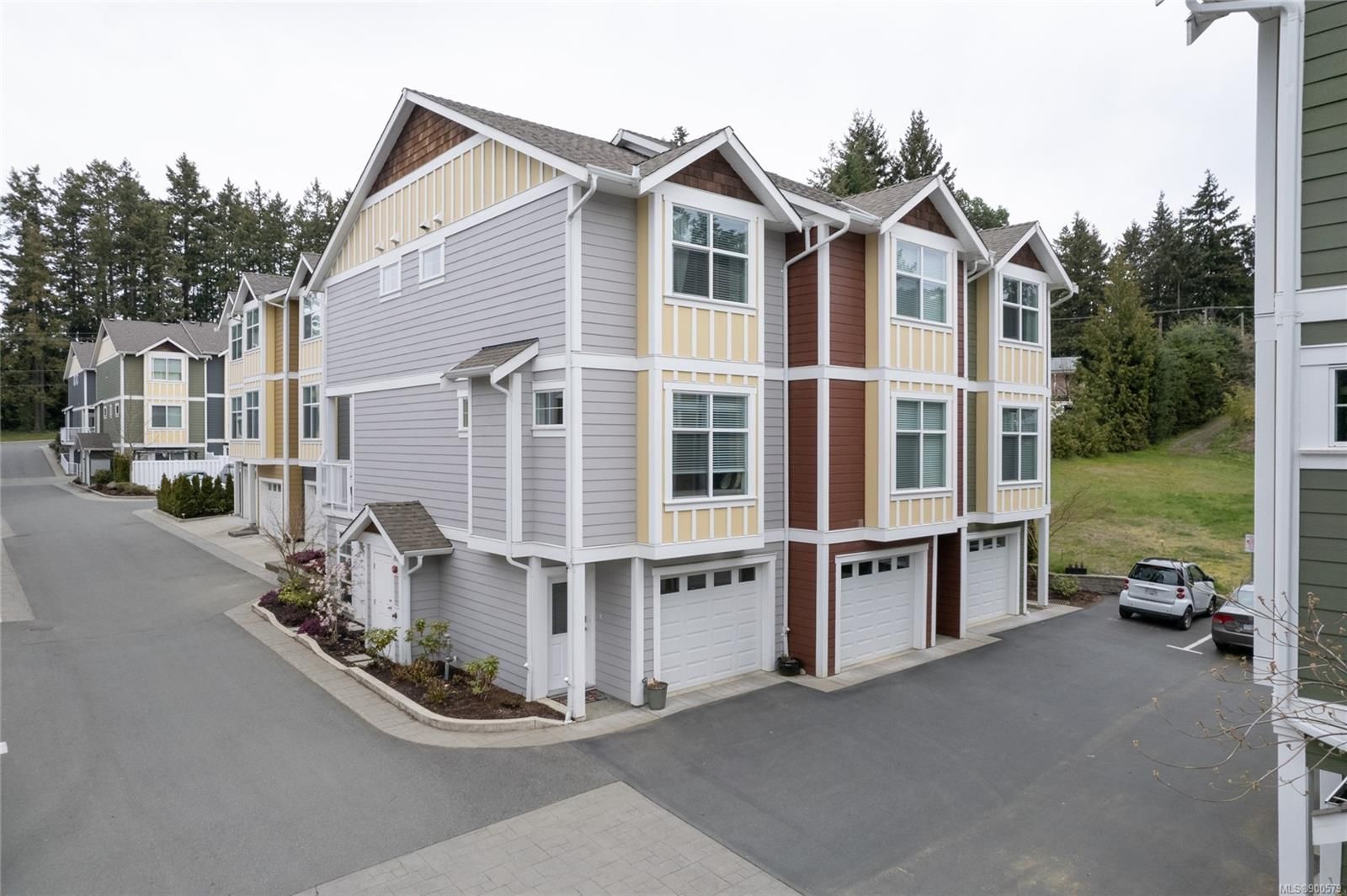 Main Photo: 132 6057 Doumont Rd in Nanaimo: Na Pleasant Valley Row/Townhouse for sale : MLS®# 900579